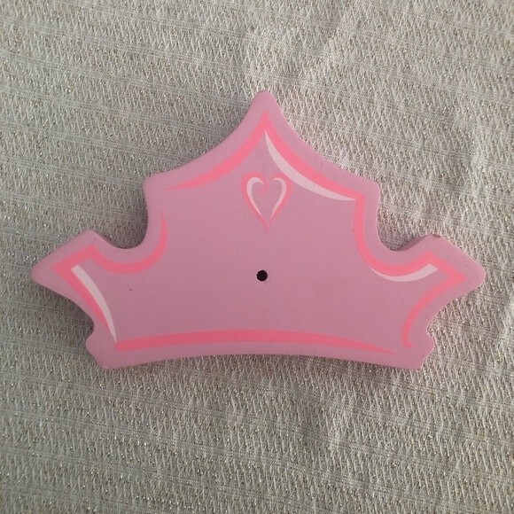 Disney Cinderella NWOT Tiara Glass Slipper Pumpkin Ball Carriage Wall Pegs Set - Picture 4 of 5